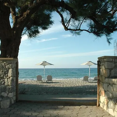 Electra Aparthotel 3*